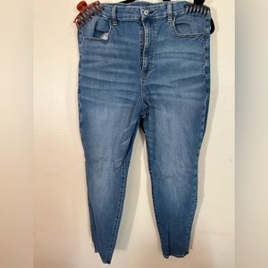 American Eagle High waisted curvy jeans